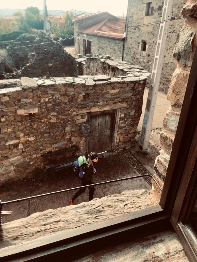 The Pilgrim Stone - Vegan B&B Rabanal del Camino Exterior photo