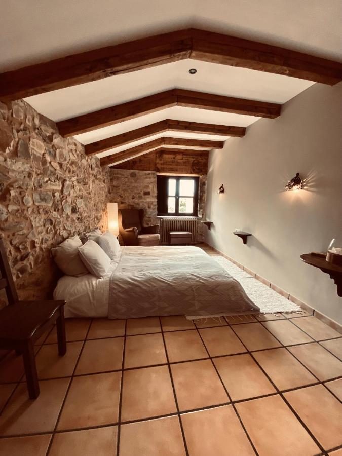 The Pilgrim Stone - Vegan B&B Rabanal del Camino Exterior photo