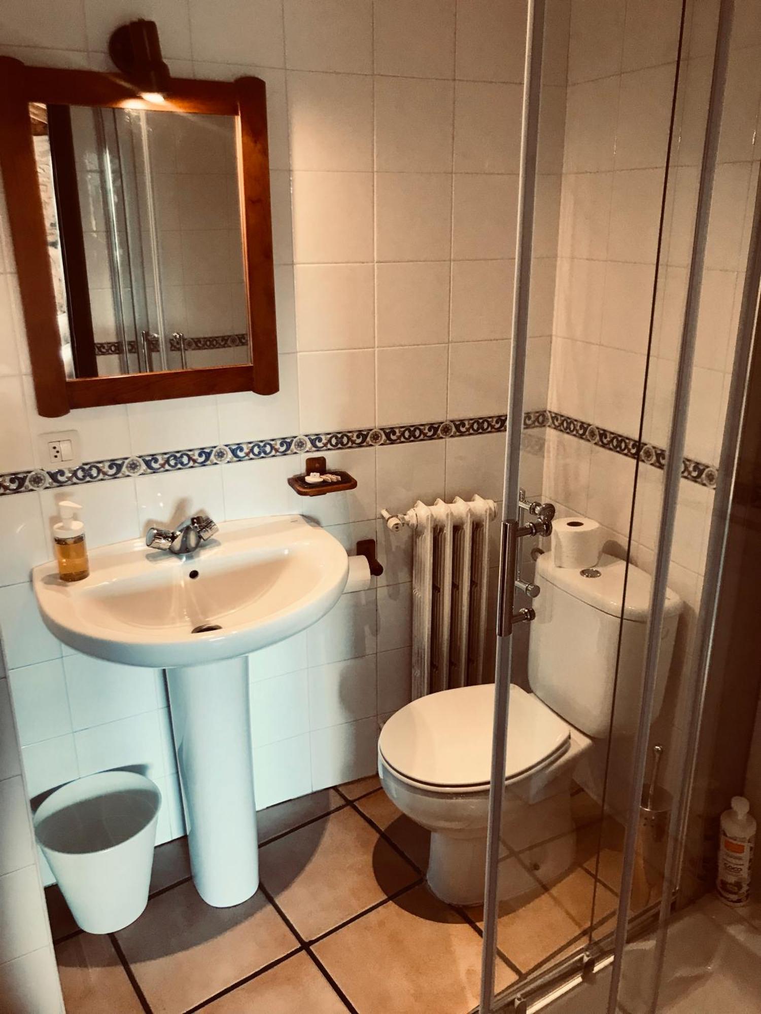 The Pilgrim Stone - Vegan B&B Rabanal del Camino Room photo