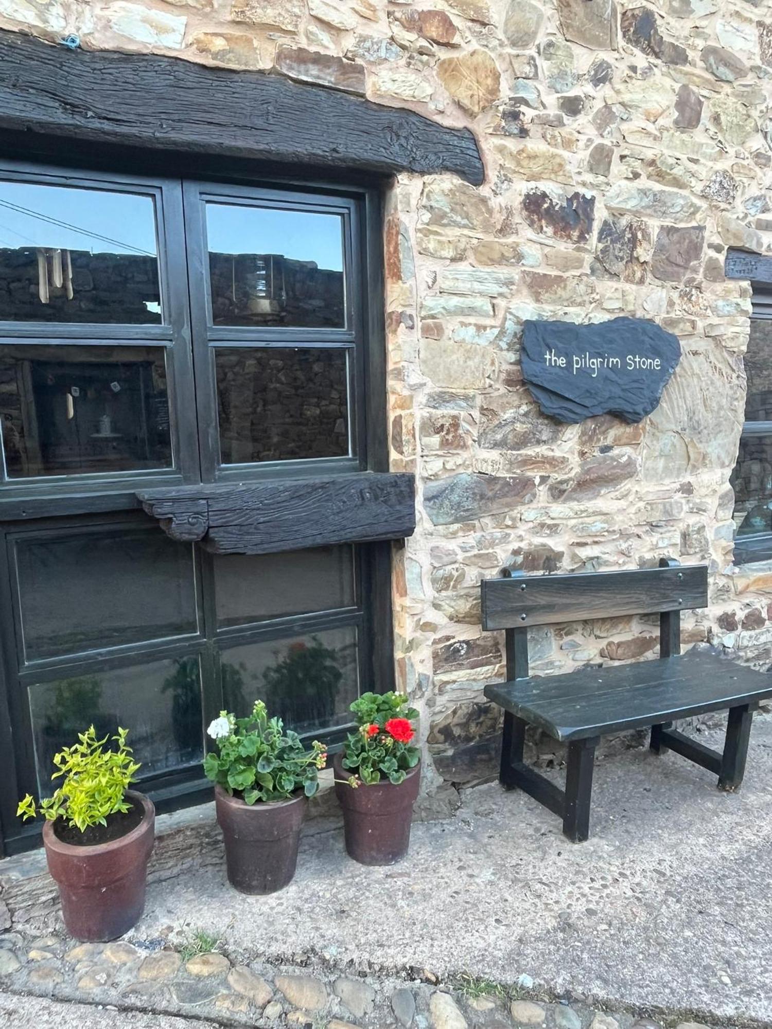 The Pilgrim Stone - Vegan B&B Rabanal del Camino Exterior photo