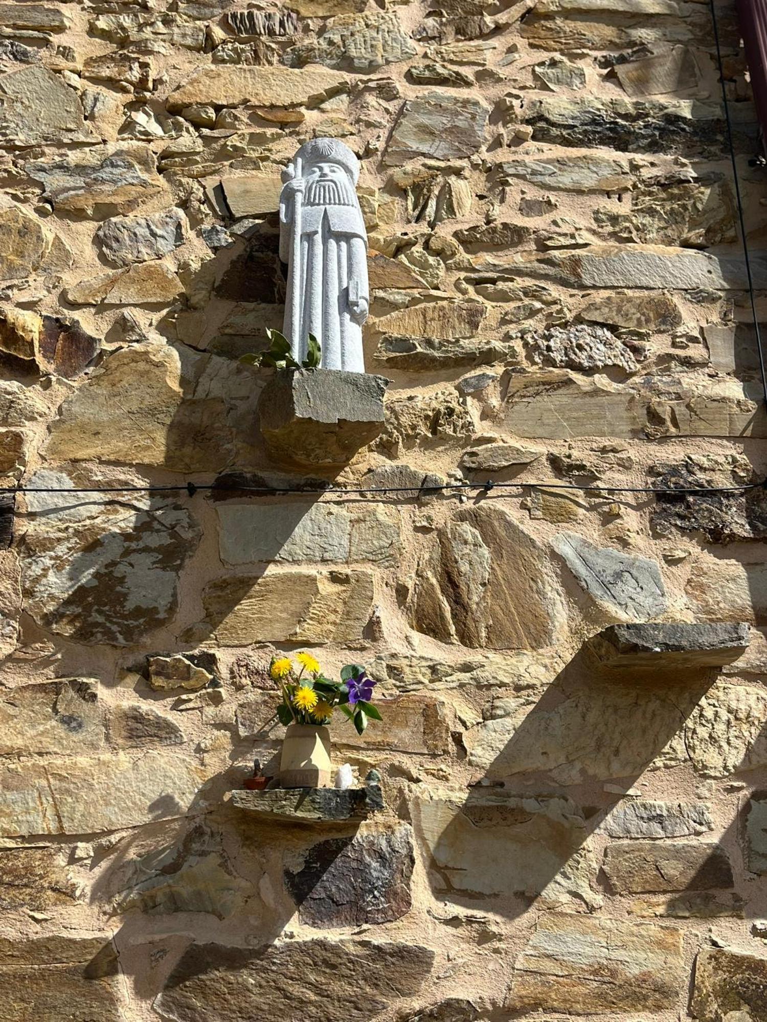 The Pilgrim Stone - Vegan B&B Rabanal del Camino Exterior photo