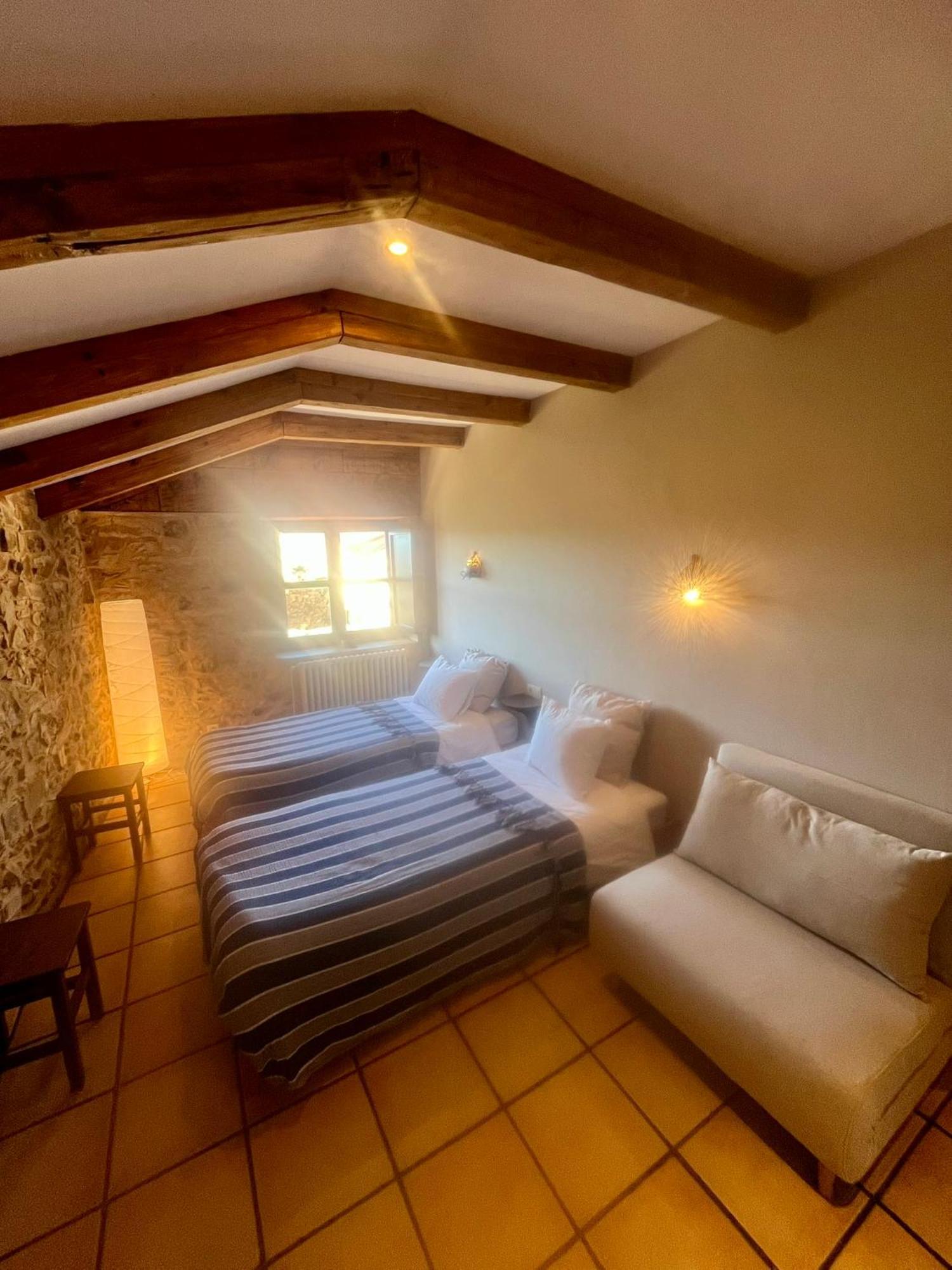 The Pilgrim Stone - Vegan B&B Rabanal del Camino Exterior photo