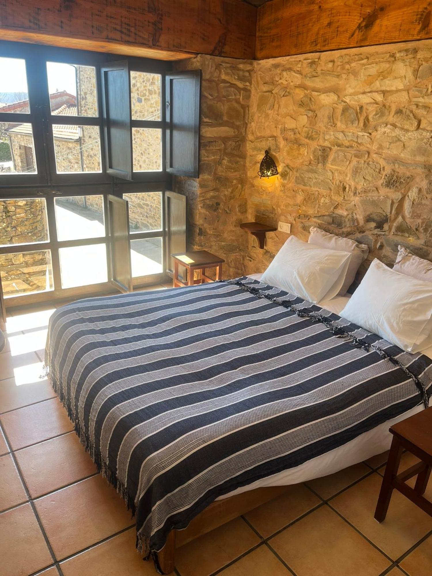 The Pilgrim Stone - Vegan B&B Rabanal del Camino Exterior photo