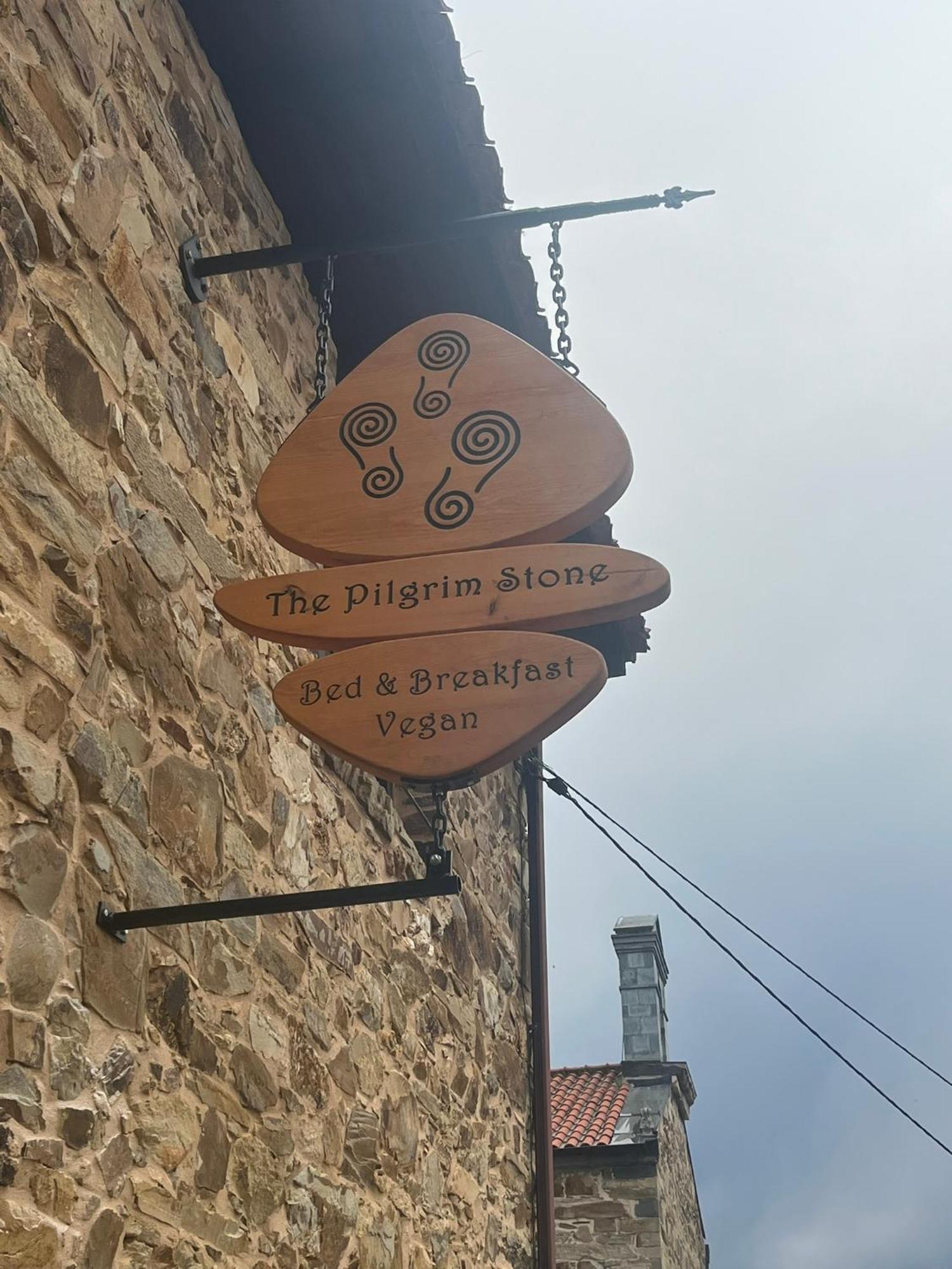 The Pilgrim Stone - Vegan B&B Rabanal del Camino Exterior photo